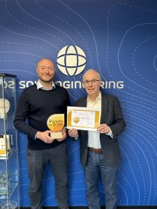 Green is Great award presented to Peter Stoddart by Christophe Dauchy